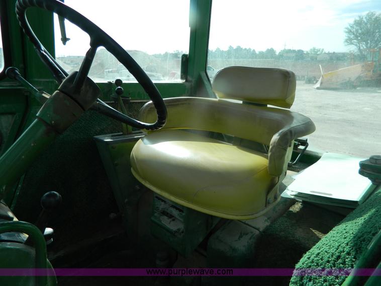 image for item BT9916 1969 John Deere 4020 tractor