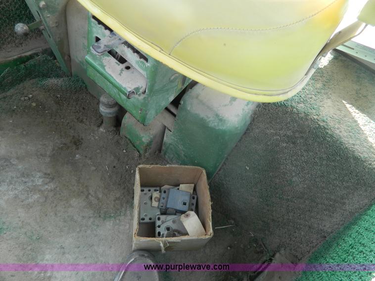 image for item BT9916 1969 John Deere 4020 tractor