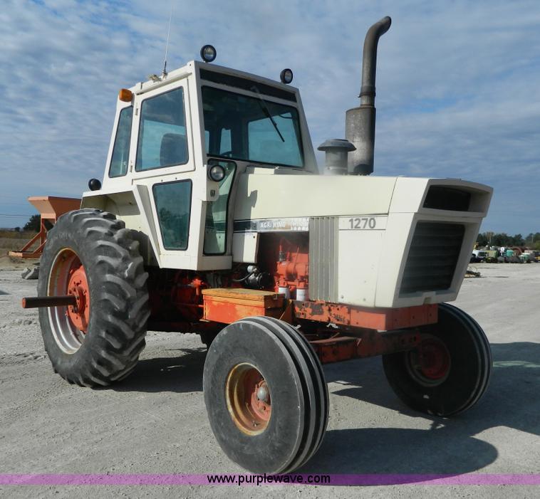 image for item BT9917 1976 Case 1270 tractor