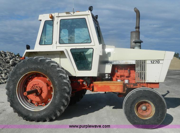 image for item BT9917 1976 Case 1270 tractor