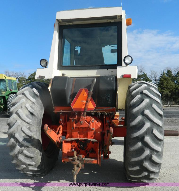 image for item BT9917 1976 Case 1270 tractor