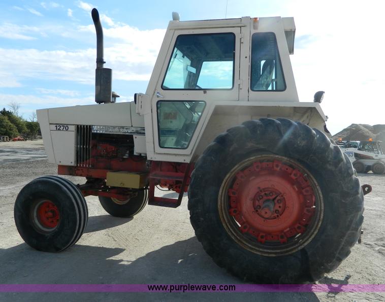 image for item BT9917 1976 Case 1270 tractor