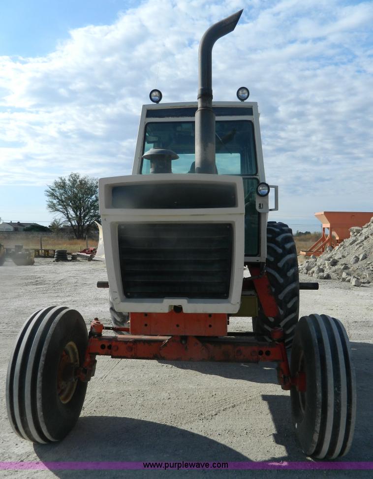 image for item BT9917 1976 Case 1270 tractor