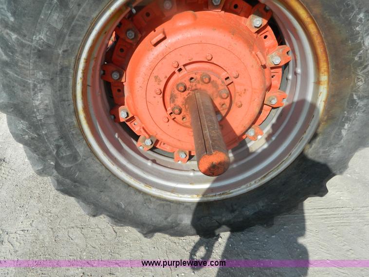 image for item BT9917 1976 Case 1270 tractor