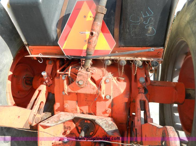 image for item BT9917 1976 Case 1270 tractor