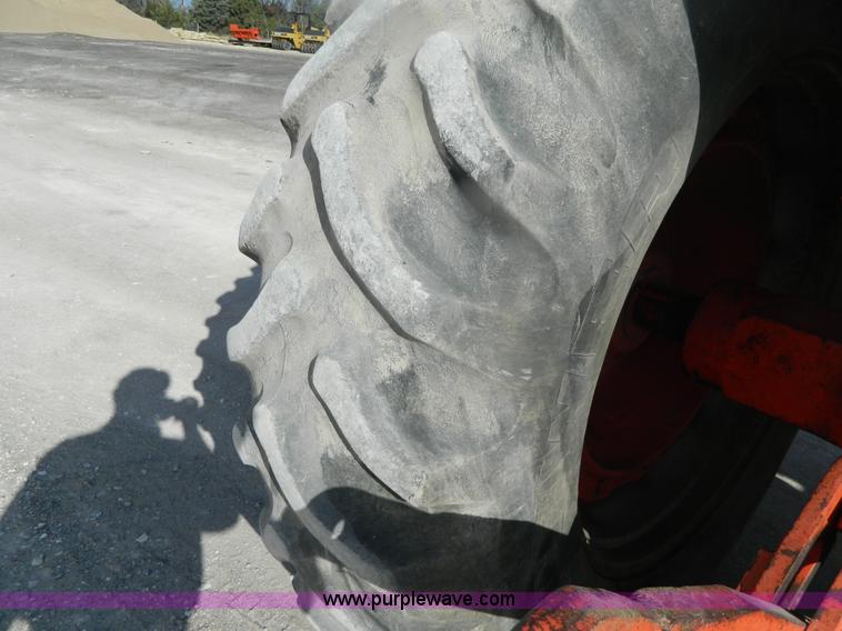 image for item BT9917 1976 Case 1270 tractor