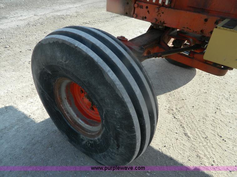 image for item BT9917 1976 Case 1270 tractor