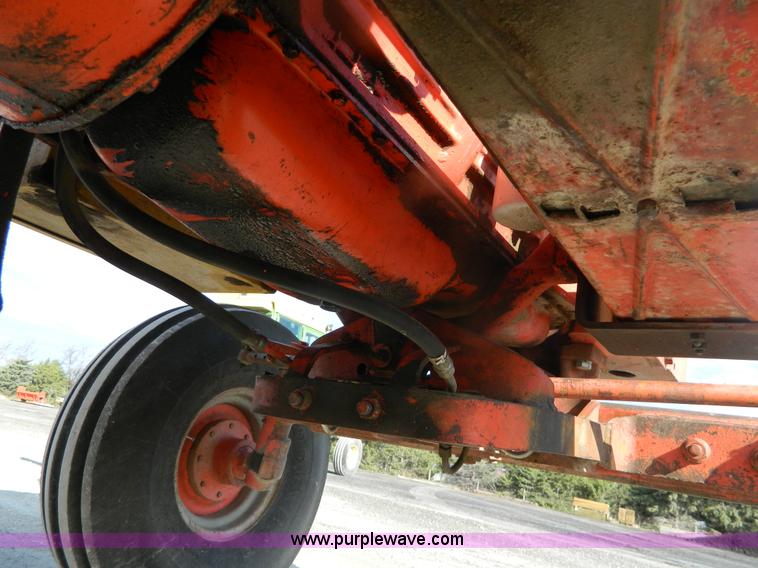 image for item BT9917 1976 Case 1270 tractor