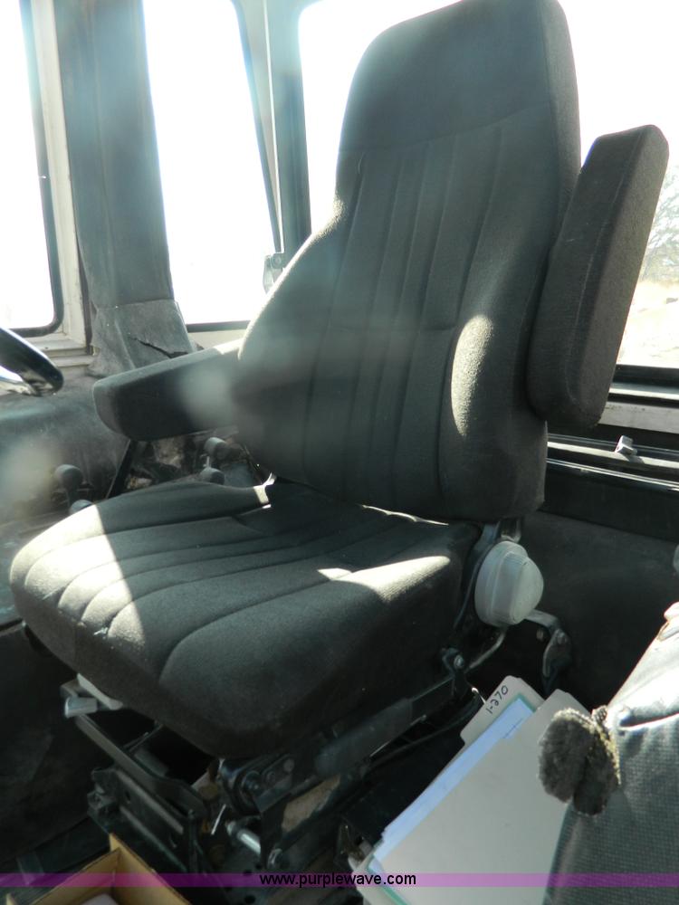 image for item BT9917 1976 Case 1270 tractor