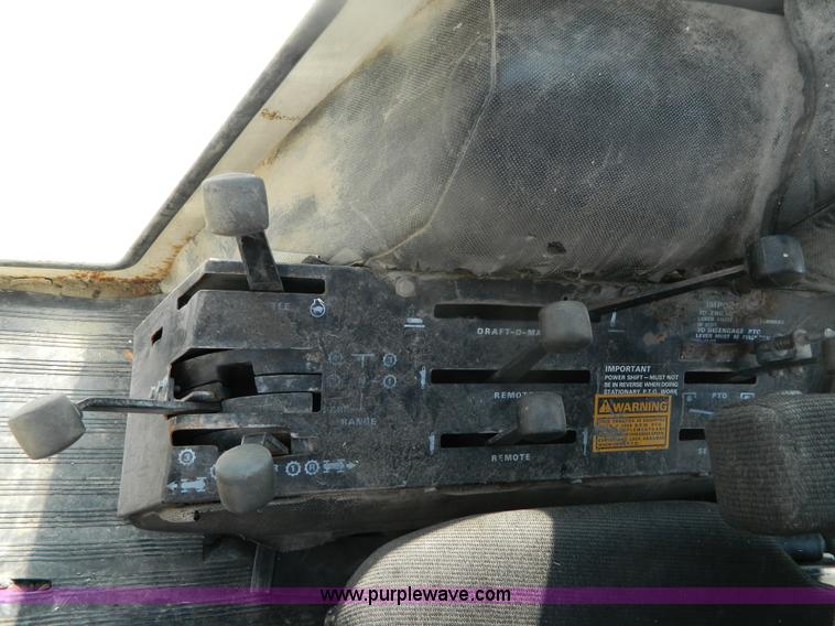 image for item BT9917 1976 Case 1270 tractor