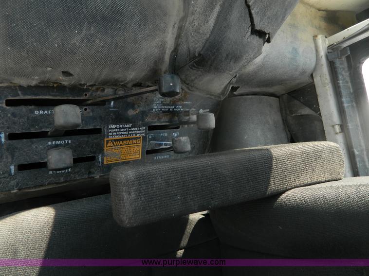 image for item BT9917 1976 Case 1270 tractor