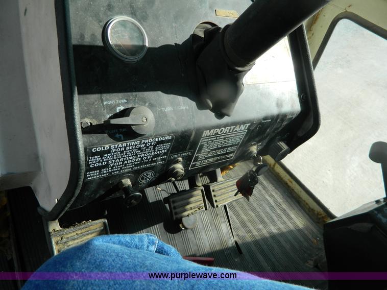 image for item BT9917 1976 Case 1270 tractor