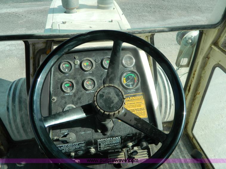 image for item BT9917 1976 Case 1270 tractor