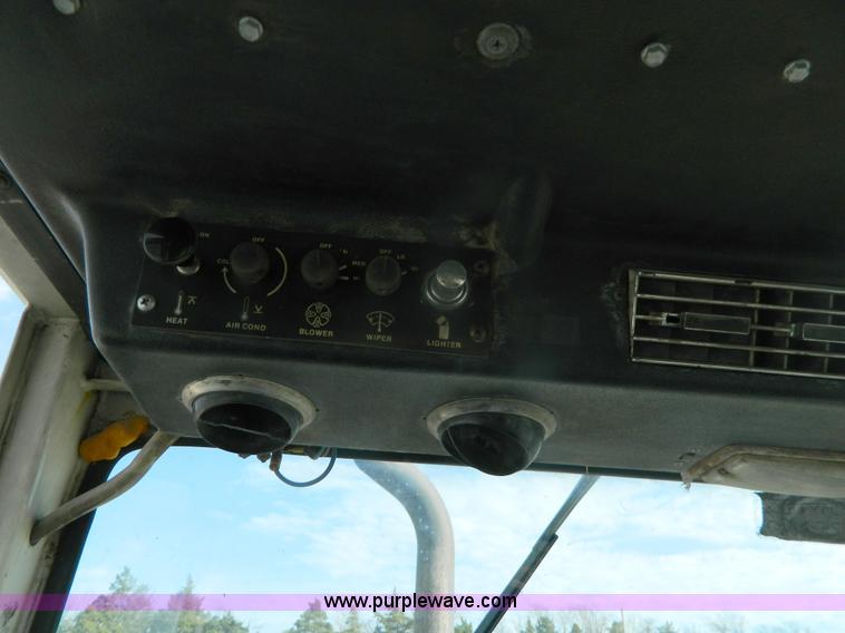 image for item BT9917 1976 Case 1270 tractor