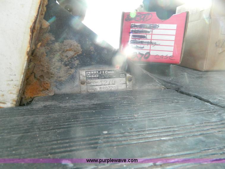 image for item BT9917 1976 Case 1270 tractor