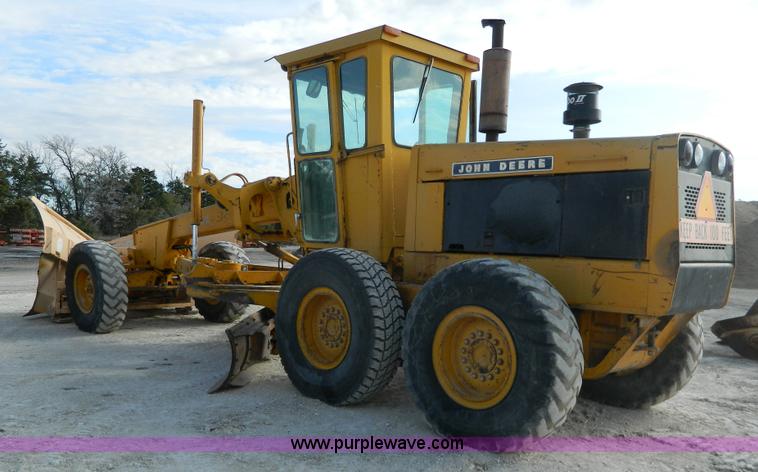 image for item BT9918 1980 John Deere 770A motor grader