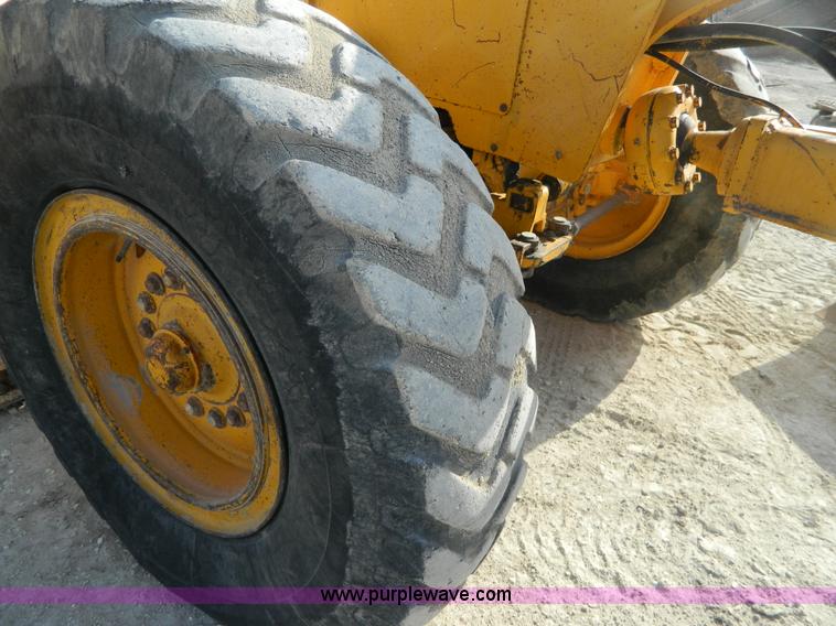 image for item BT9918 1980 John Deere 770A motor grader