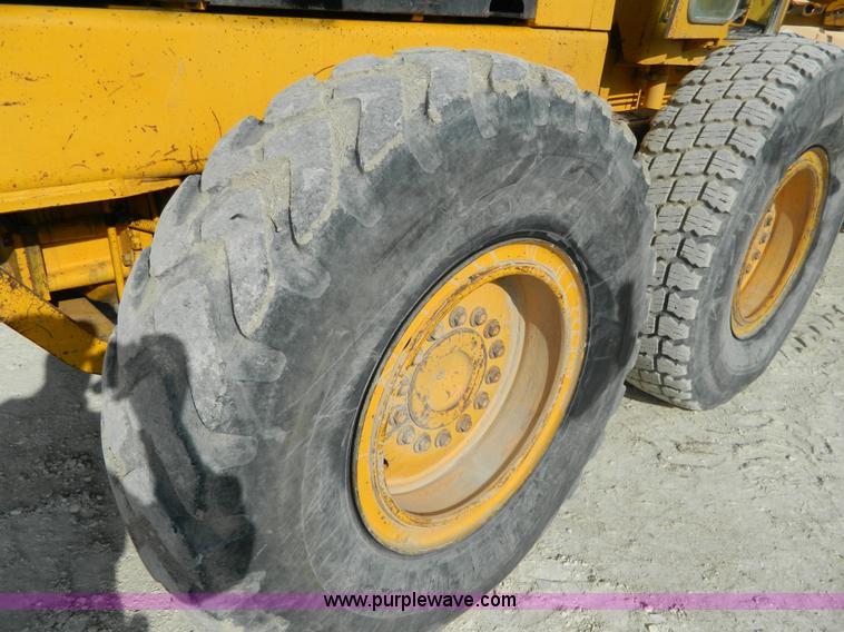 image for item BT9918 1980 John Deere 770A motor grader