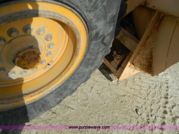 image for item BT9918 1980 John Deere 770A motor grader