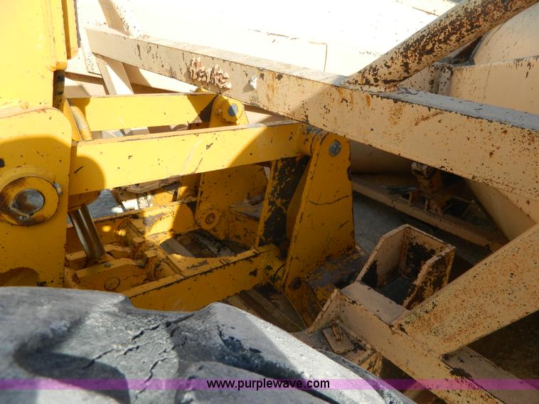 image for item BT9918 1980 John Deere 770A motor grader