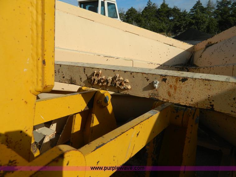 image for item BT9918 1980 John Deere 770A motor grader