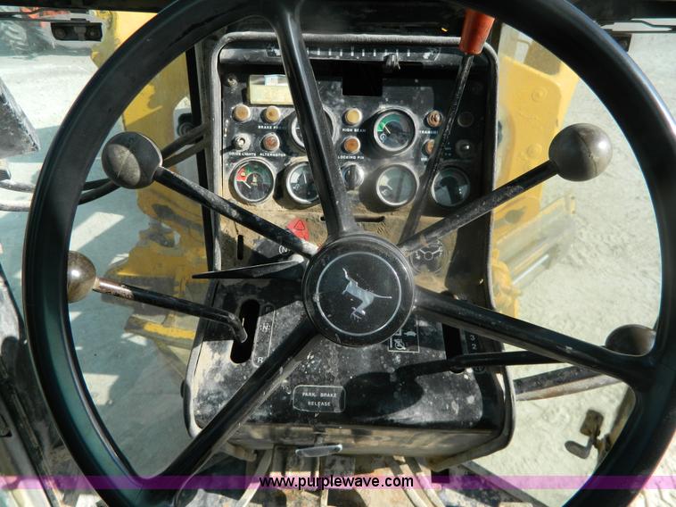 image for item BT9918 1980 John Deere 770A motor grader