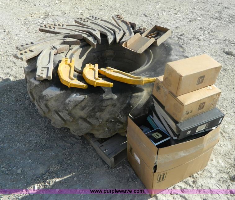 image for item BT9918 1980 John Deere 770A motor grader