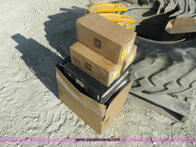 image for item BT9918 1980 John Deere 770A motor grader