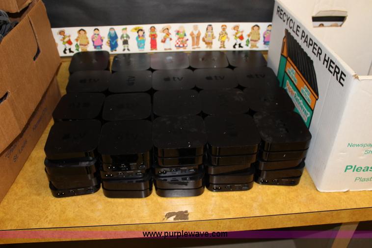 image for item D1778 Assorted electronics