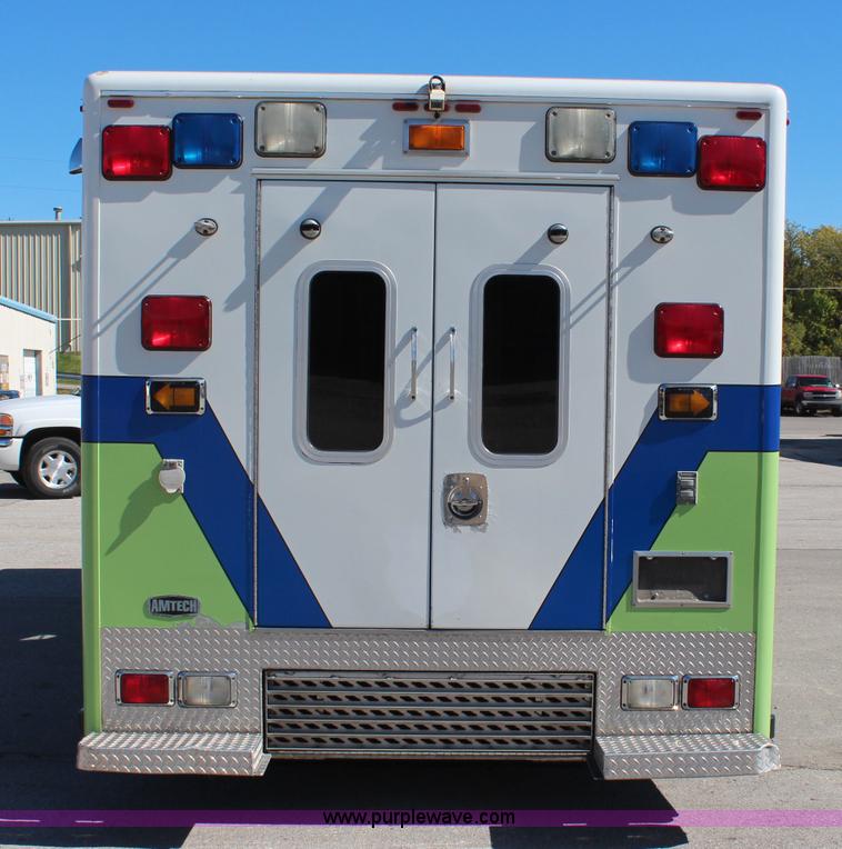 image for item I5884 2000 Freightliner FL60 ambulance