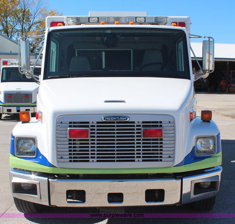 image for item I5884 2000 Freightliner FL60 ambulance