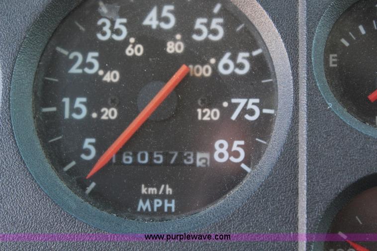 image for item I5884 2000 Freightliner FL60 ambulance