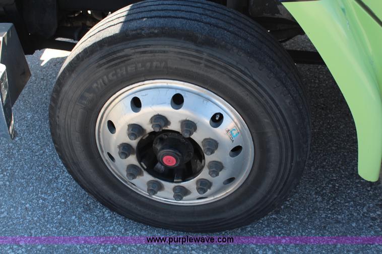 image for item I5884 2000 Freightliner FL60 ambulance