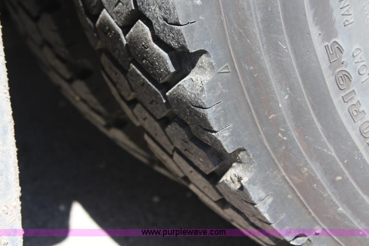 image for item I5884 2000 Freightliner FL60 ambulance