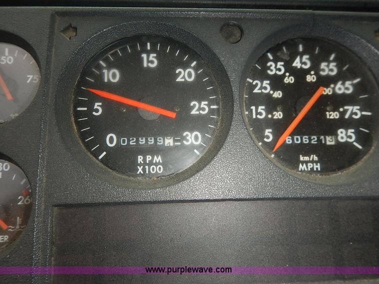 image for item I5884 2000 Freightliner FL60 ambulance