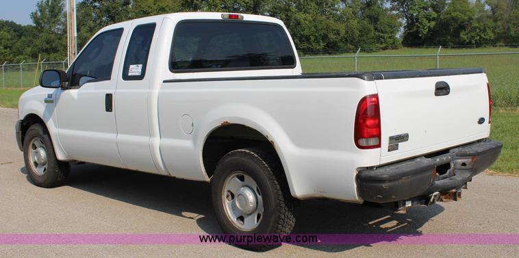 image for item J3523 2005 Ford F250 Super Duty SuperCab pickup truck
