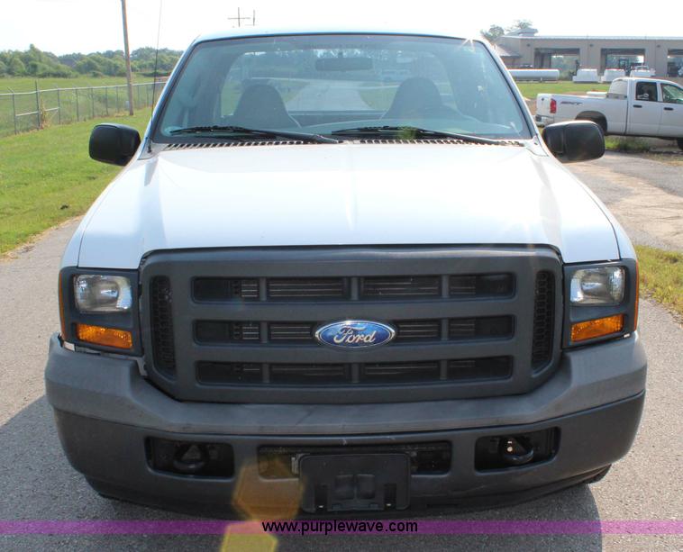 image for item J3523 2005 Ford F250 Super Duty SuperCab pickup truck