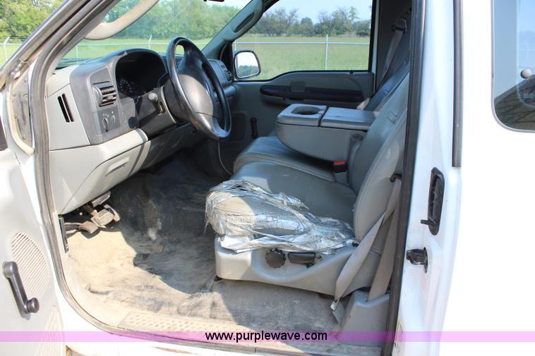 image for item J3523 2005 Ford F250 Super Duty SuperCab pickup truck