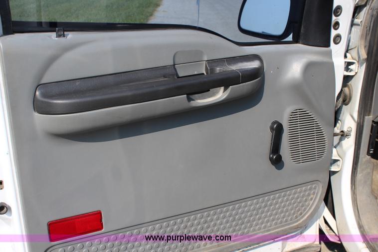 image for item J3523 2005 Ford F250 Super Duty SuperCab pickup truck