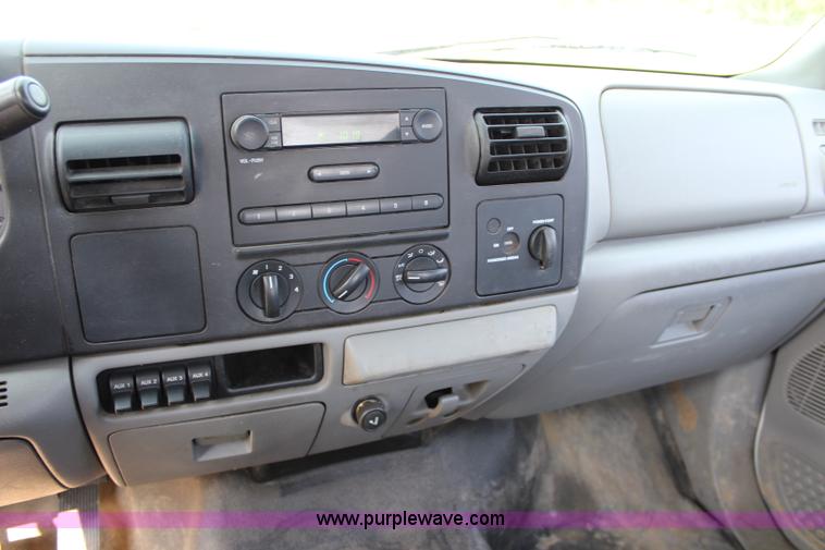 image for item J3523 2005 Ford F250 Super Duty SuperCab pickup truck