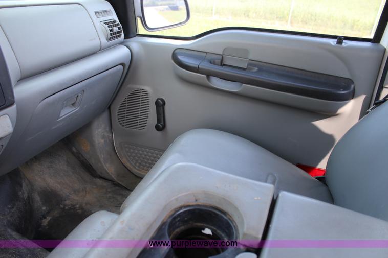 image for item J3523 2005 Ford F250 Super Duty SuperCab pickup truck