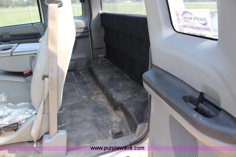 image for item J3523 2005 Ford F250 Super Duty SuperCab pickup truck