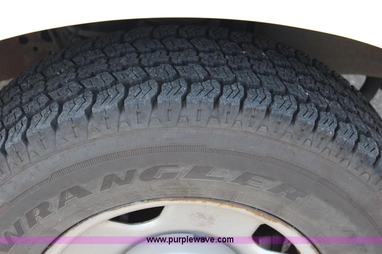 image for item J3523 2005 Ford F250 Super Duty SuperCab pickup truck