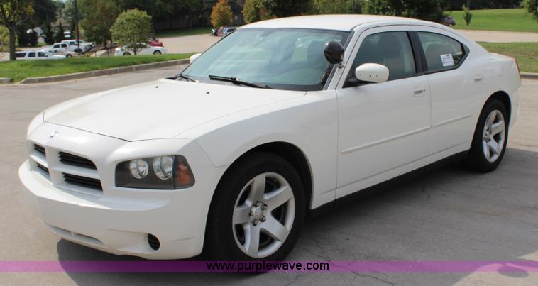 image for item J3714 2009 Dodge Charger SE
