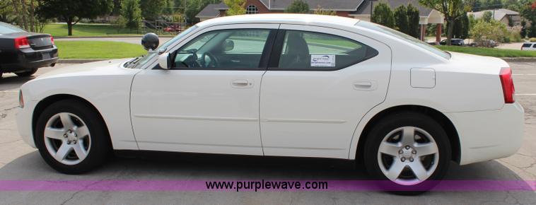 image for item J3714 2009 Dodge Charger SE