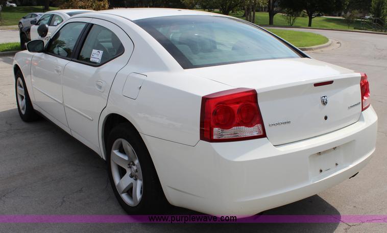 image for item J3714 2009 Dodge Charger SE