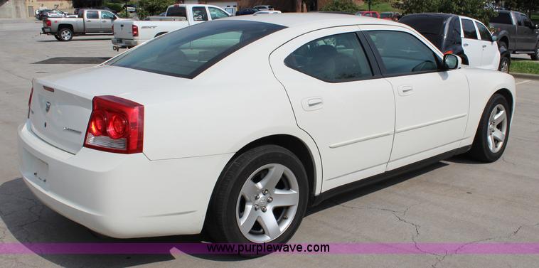 image for item J3714 2009 Dodge Charger SE