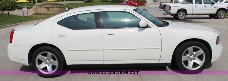 image for item J3714 2009 Dodge Charger SE