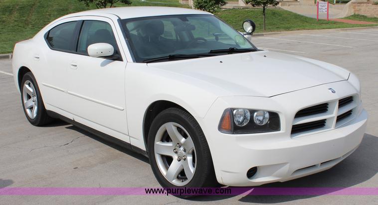 image for item J3714 2009 Dodge Charger SE
