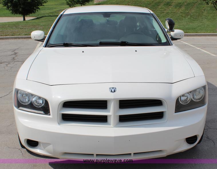 image for item J3714 2009 Dodge Charger SE